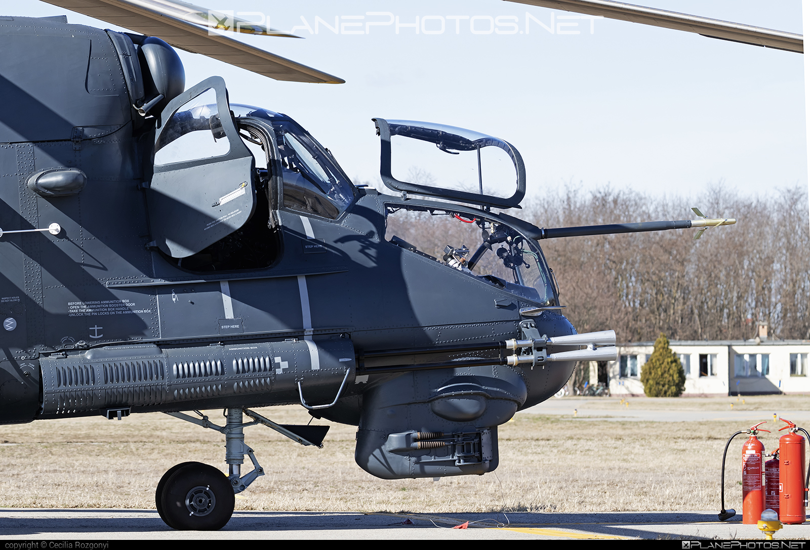 Mil Mi-24P - 338 operated by Magyar Légierő (Hungarian Air Force) #hungarianairforce #magyarlegiero #mi24 #mi24p #mil #mil24 #mil24p #milhelicopters