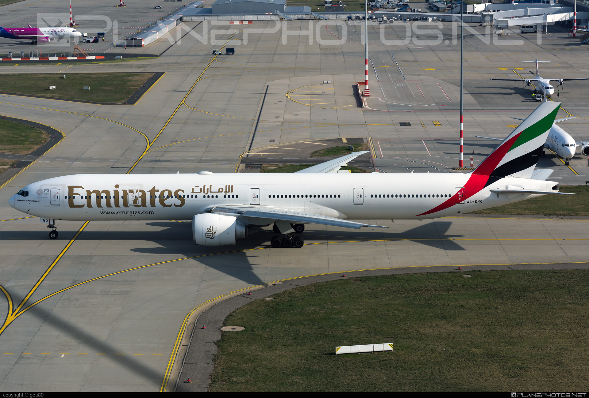 Boeing 777-300ER - A6-ENQ operated by Emirates #b777 #b777er #boeing #boeing777 #emirates #tripleseven