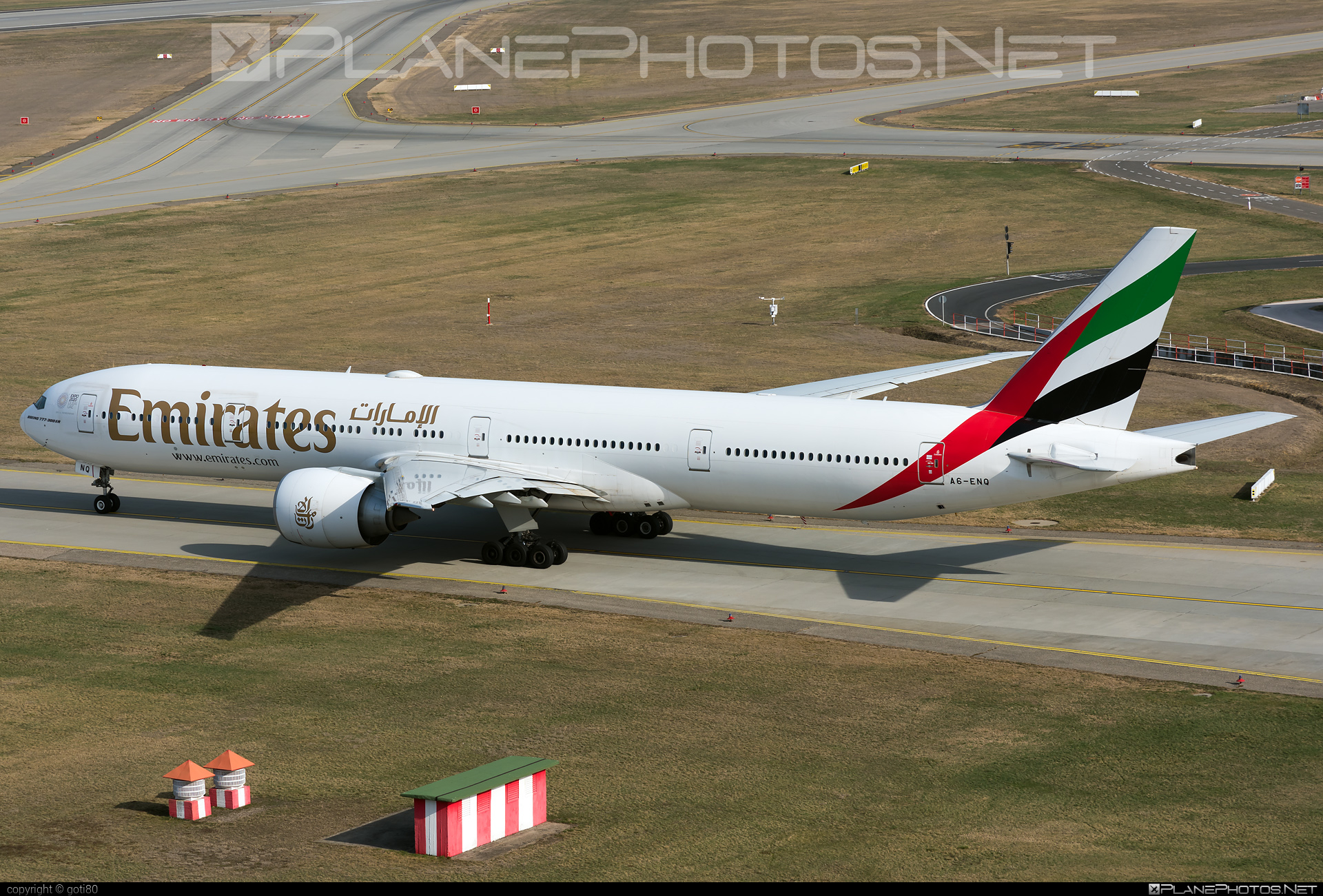Boeing 777-300ER - A6-ENQ operated by Emirates #b777 #b777er #boeing #boeing777 #emirates #tripleseven