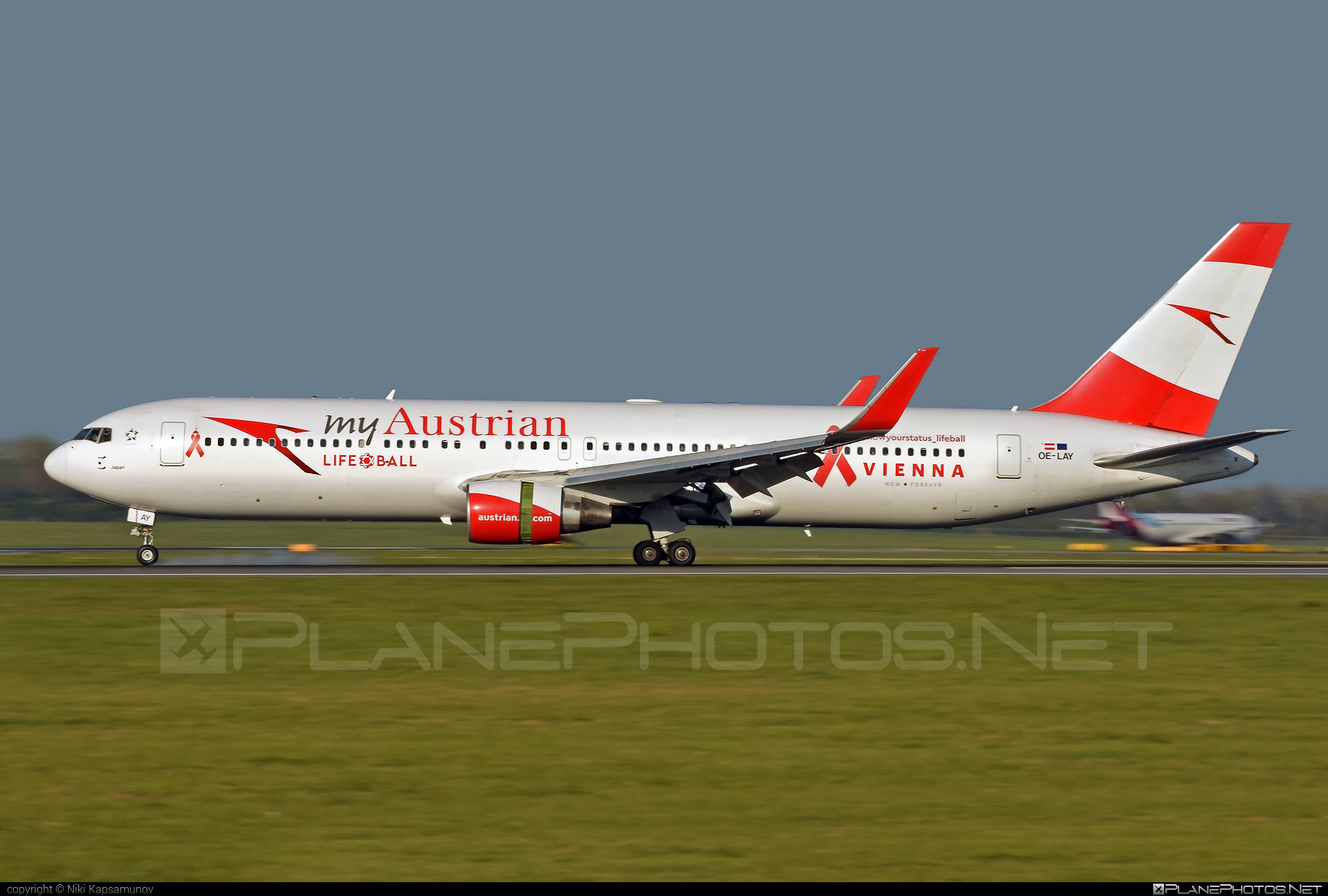 Boeing 767-300ER - OE-LAY operated by Austrian Airlines #b767 #b767er #boeing #boeing767