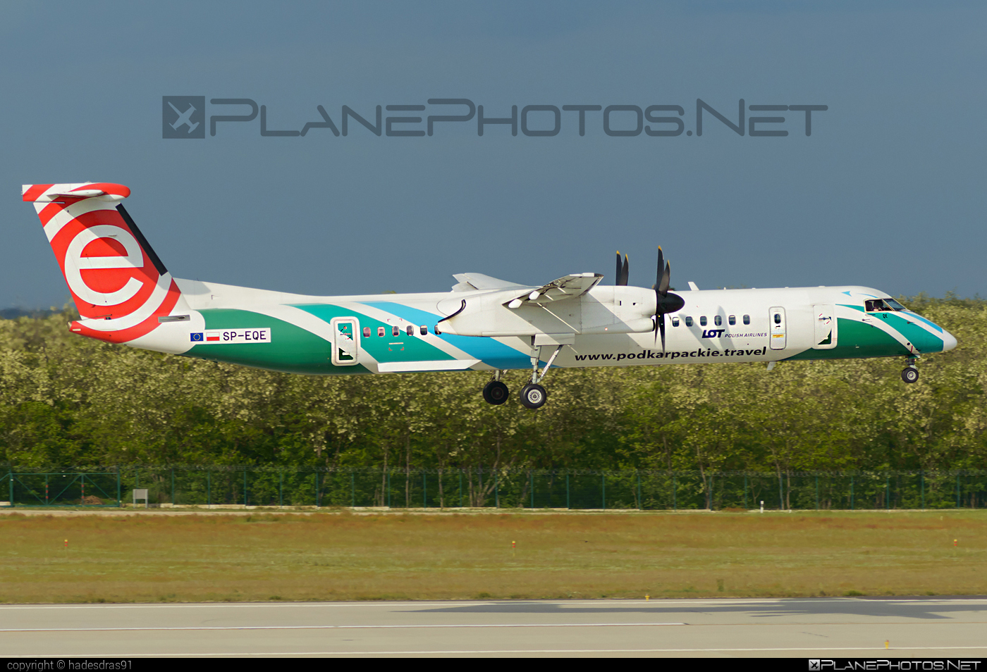 Bombardier DHC-8-Q402 Dash 8 - SP-EQE operated by LOT Polish Airlines #bombardier #dash8 #dhc8 #dhc8q402 #lot #lotpolishairlines
