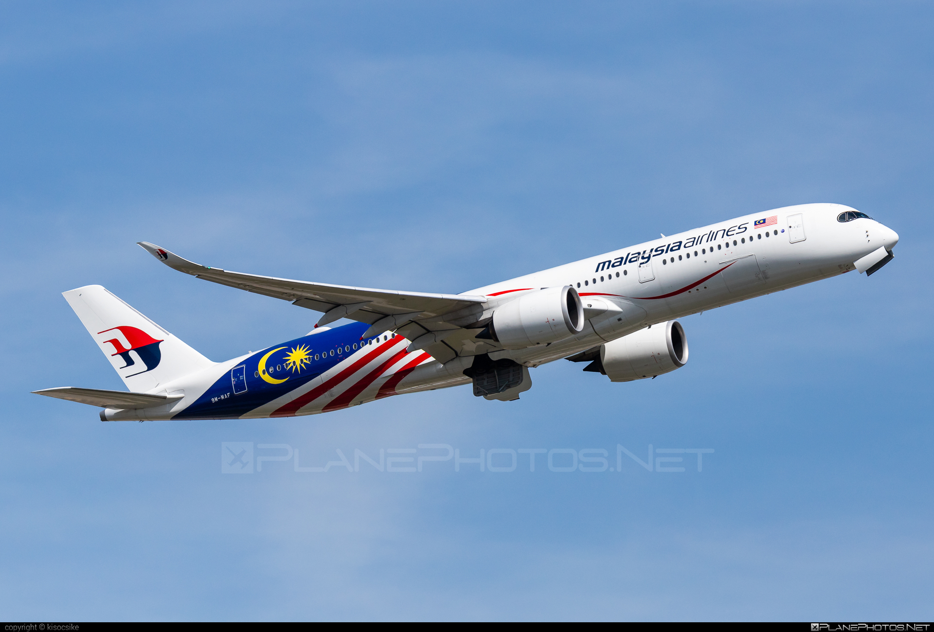Airbus A350-941 - 9M-MAF operated by Malaysia Airlines #a350 #a350family #airbus #airbus350 #malaysiaairlines #xwb