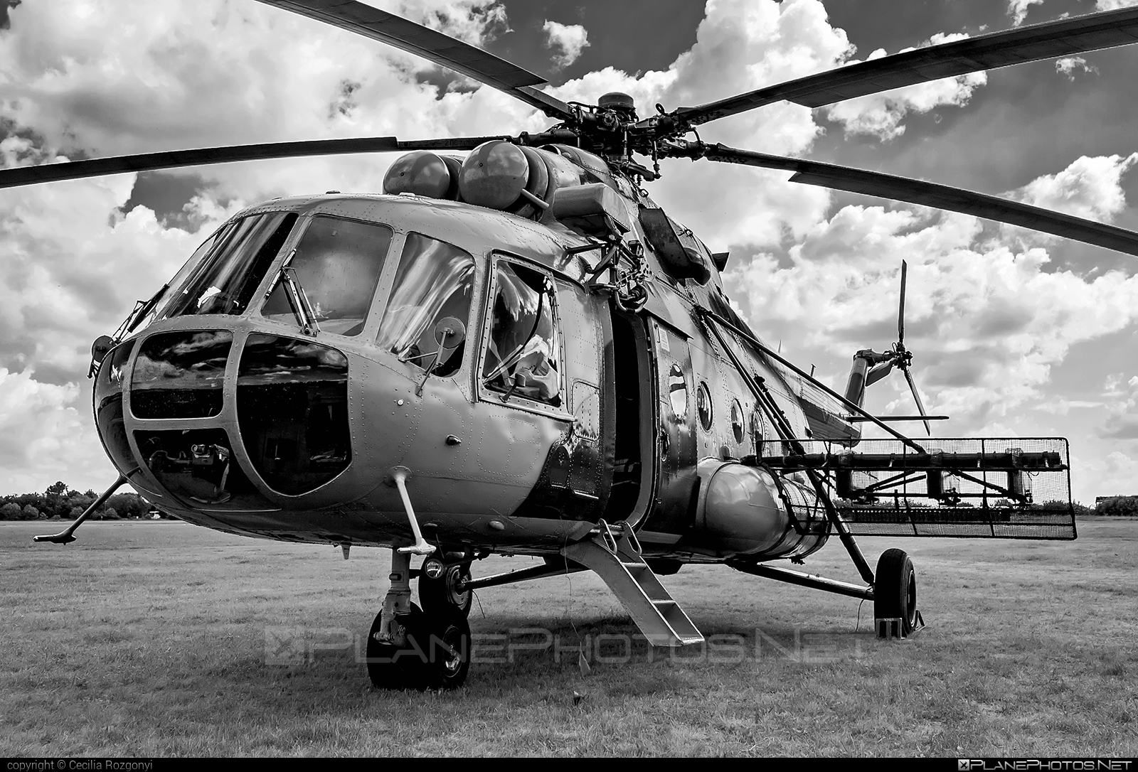 Mil Mi-17 - 704 operated by Magyar Légierő (Hungarian Air Force) #hungarianairforce #magyarlegiero #mi17 #mil #mil17 #milhelicopters