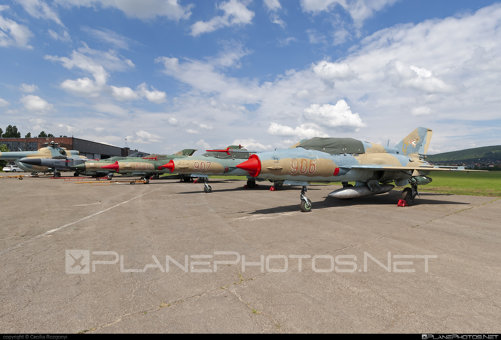 Mikoyan-Gurevich MiG-21UM - 906 operated by Magyar Légierő (Hungarian Air Force) #hungarianairforce #magyarlegiero #mig #mig21 #mig21um #mikoyangurevich