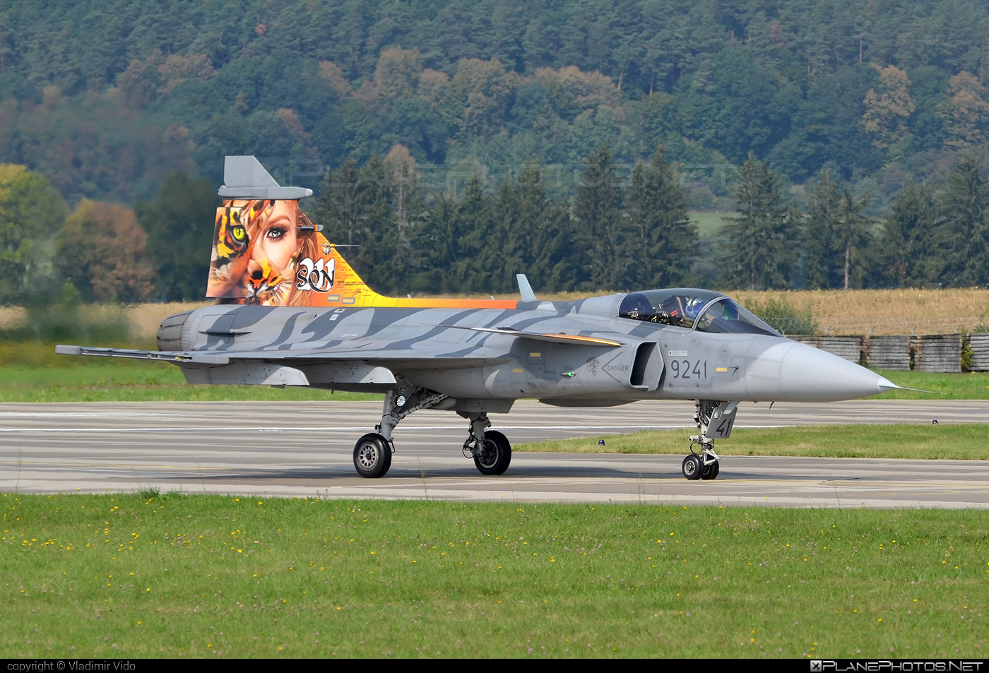 Saab JAS 39C Gripen - 9241 operated by Vzdušné síly AČR (Czech Air Force) #czechairforce #gripen #jas39 #jas39c #jas39gripen #saab #siaf2018 #vzdusnesilyacr