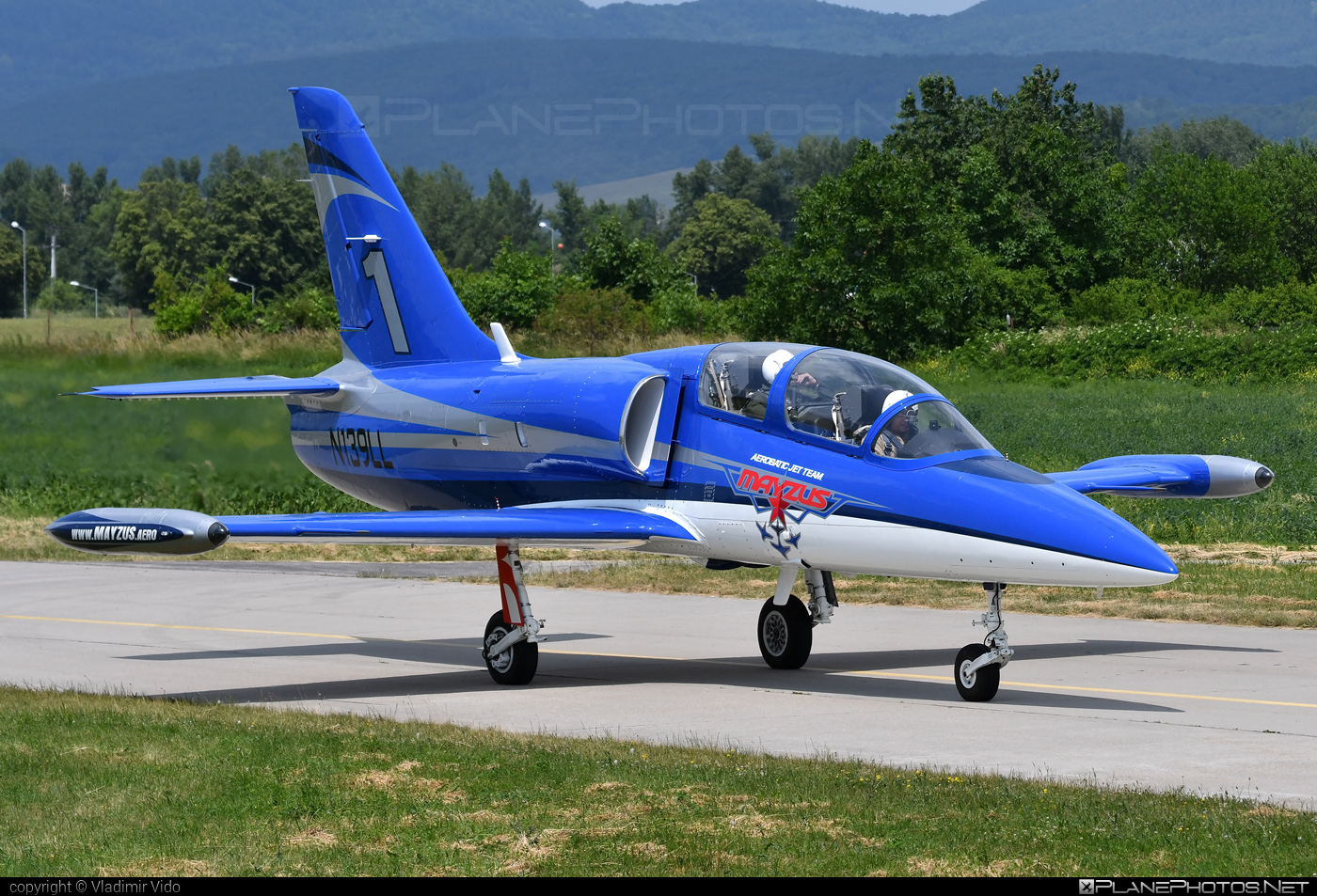 Aero L-39C Albatros - N139LL operated by Mayzus Aerobatic Jet Team #aero #aerol39 #aerol39albatros #aerol39calbatros #albatros #l39 #l39c #l39calbatros #mayzusaerobaticjetteam