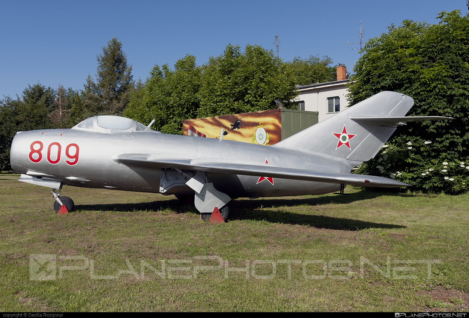 Mikoyan-Gurevich MiG-15bis - 809 operated by Magyar Néphadsereg (Hungarian People's Army) #hungarianpeoplesarmy #magyarnephadsereg #mig #mig15 #mig15bis #mikoyangurevich