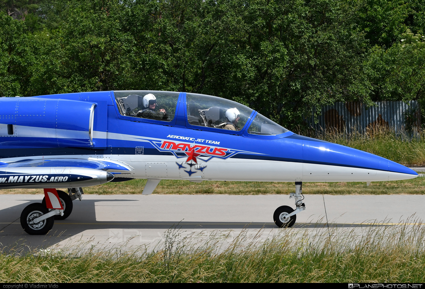 Aero L-39C Albatros - N139LL operated by Mayzus Aerobatic Jet Team #aero #aerol39 #aerol39albatros #aerol39calbatros #albatros #l39 #l39c #l39calbatros #mayzusaerobaticjetteam