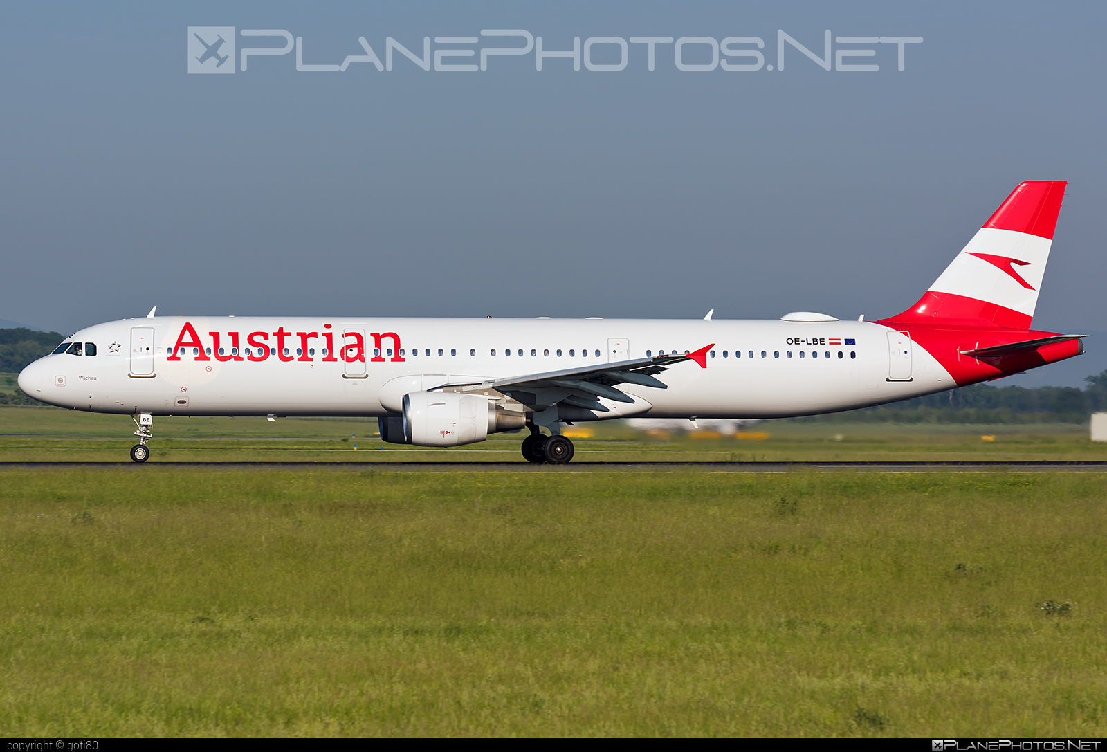 Airbus A321-211 - OE-LBE operated by Austrian Airlines #a320family #a321 #airbus #airbus321 #austrian #austrianAirlines