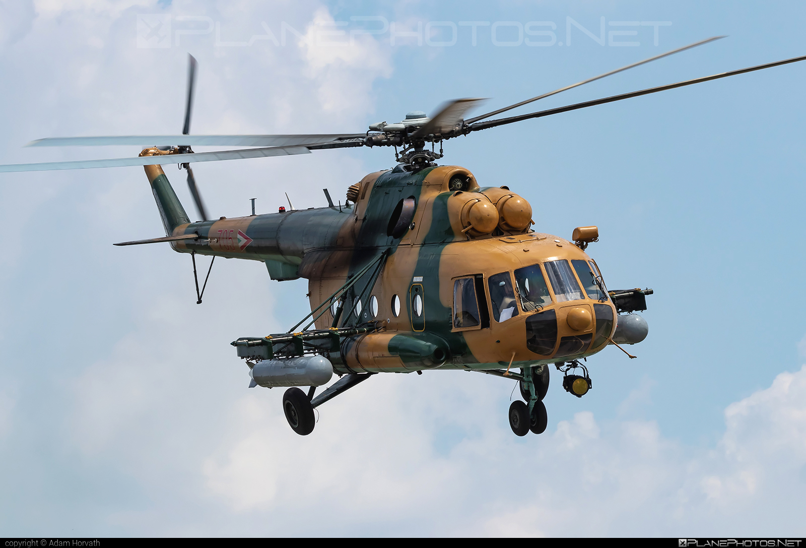 Mil Mi-17 - 705 operated by Magyar Légierő (Hungarian Air Force) #hungarianairforce #magyarlegiero #mi17 #mil #mil17 #milhelicopters