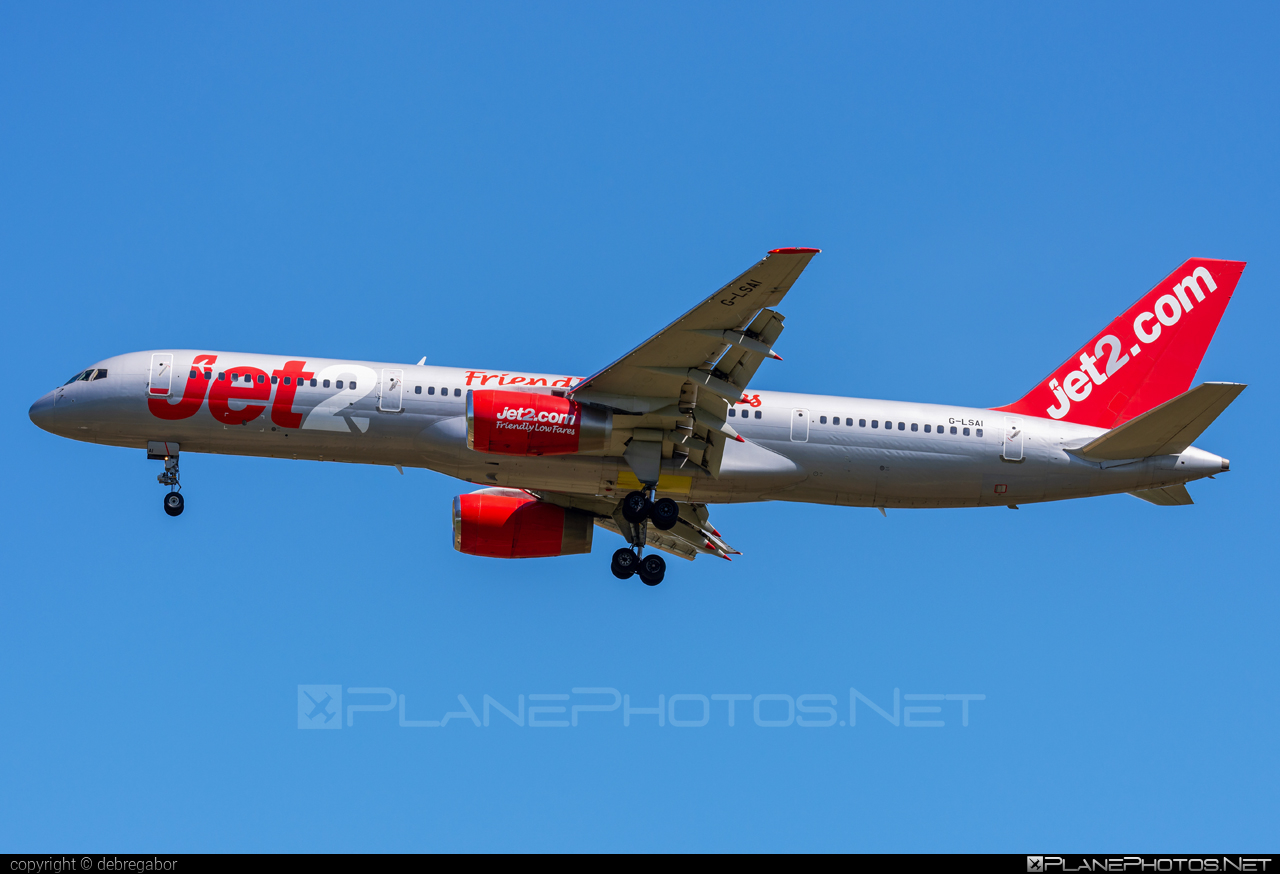 Boeing 757-200 - G-LSAI operated by Jet2 #b757 #boeing #boeing757 #jet2