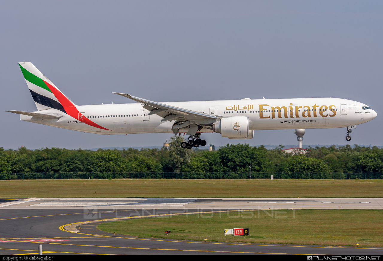 Boeing 777-300ER - A6-EPM operated by Emirates #b777 #b777er #boeing #boeing777 #emirates #tripleseven
