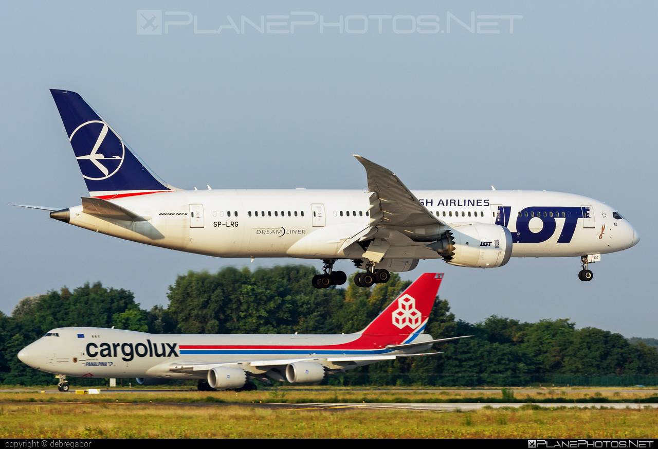 Boeing 787-8 Dreamliner - SP-LRG operated by LOT Polish Airlines #b787 #boeing #boeing787 #dreamliner #lot #lotpolishairlines