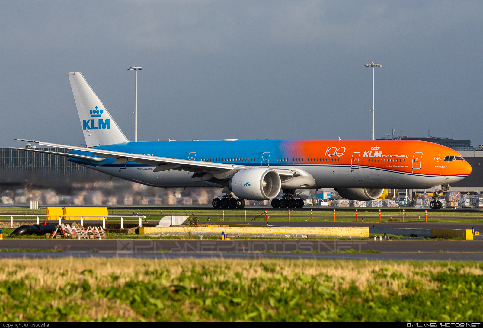 Boeing 777-300ER - PH-BVA operated by KLM Royal Dutch Airlines #b777 #b777er #boeing #boeing777 #klm #klmroyaldutchairlines #royaldutchairlines #tripleseven