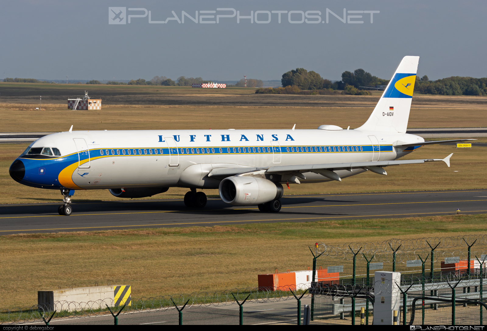 Airbus A321-231 - D-AIDV operated by Lufthansa #a320family #a321 #airbus #airbus321 #lufthansa