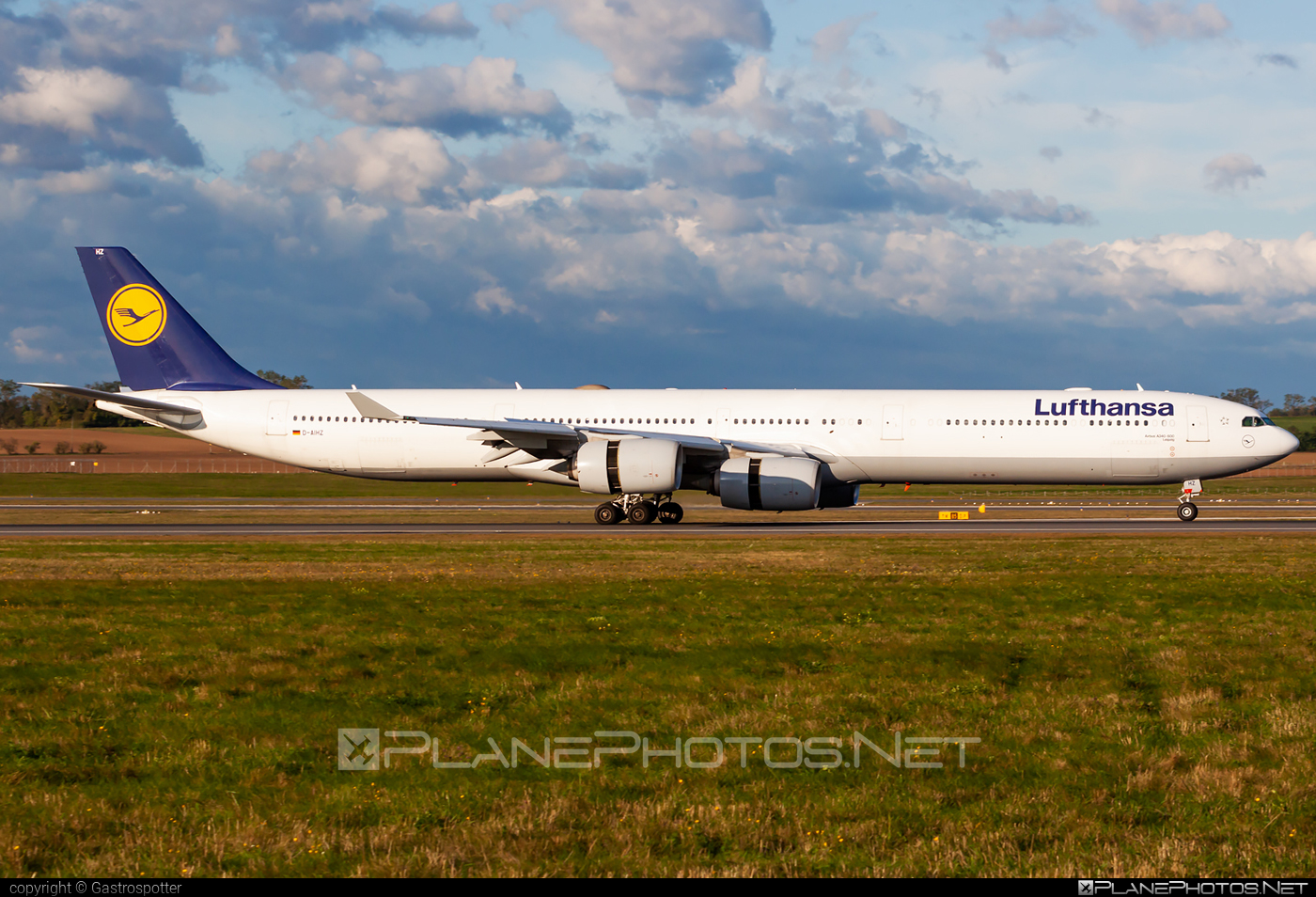 Airbus A340-642 - D-AIHZ operated by Lufthansa #a340 #a340family #airbus #airbus340 #lufthansa