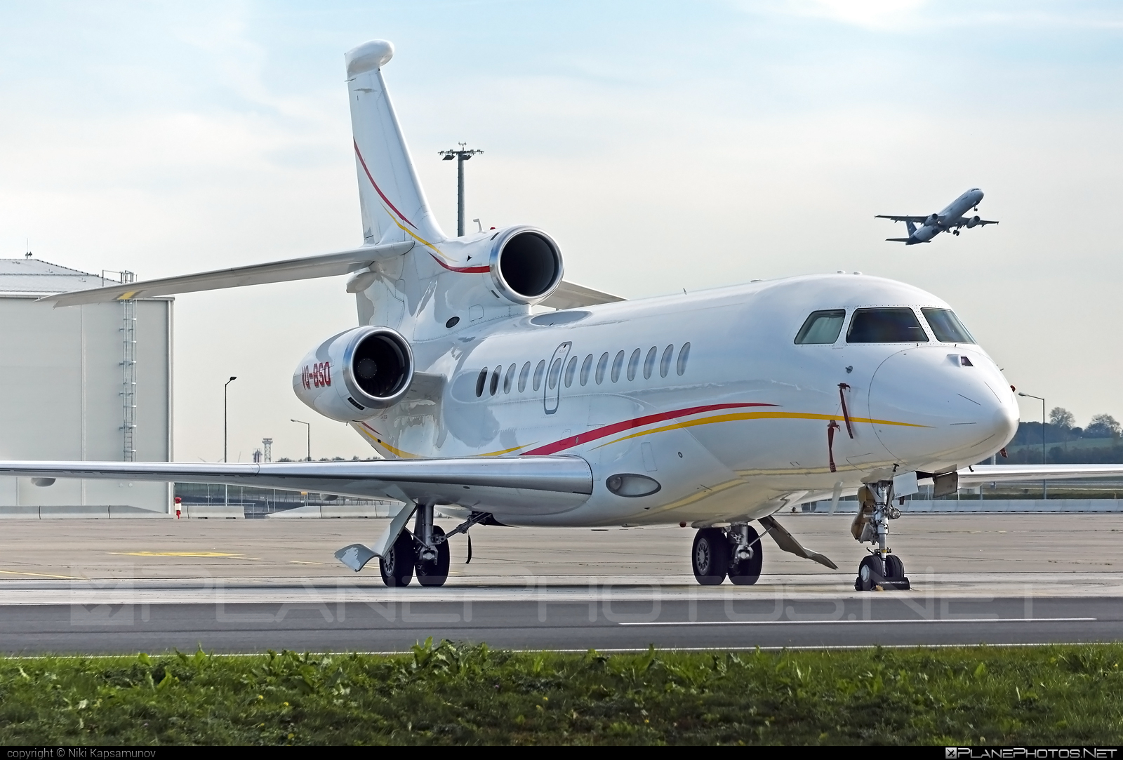 Dassault Falcon 7X - VQ-BSO operated by Shell Aircraft Ltd #dassault #dassaultfalcon #dassaultfalcon7x #falcon7x #shellaircraft #shellaircraftltd