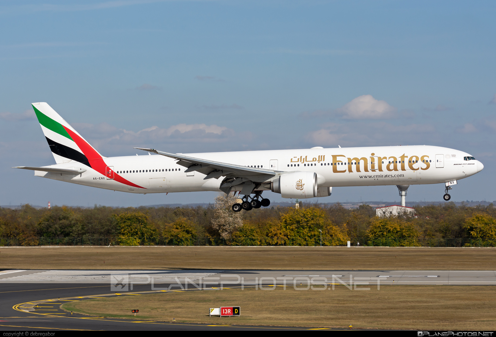 Boeing 777-300ER - A6-ENX operated by Emirates #b777 #b777er #boeing #boeing777 #emirates #tripleseven