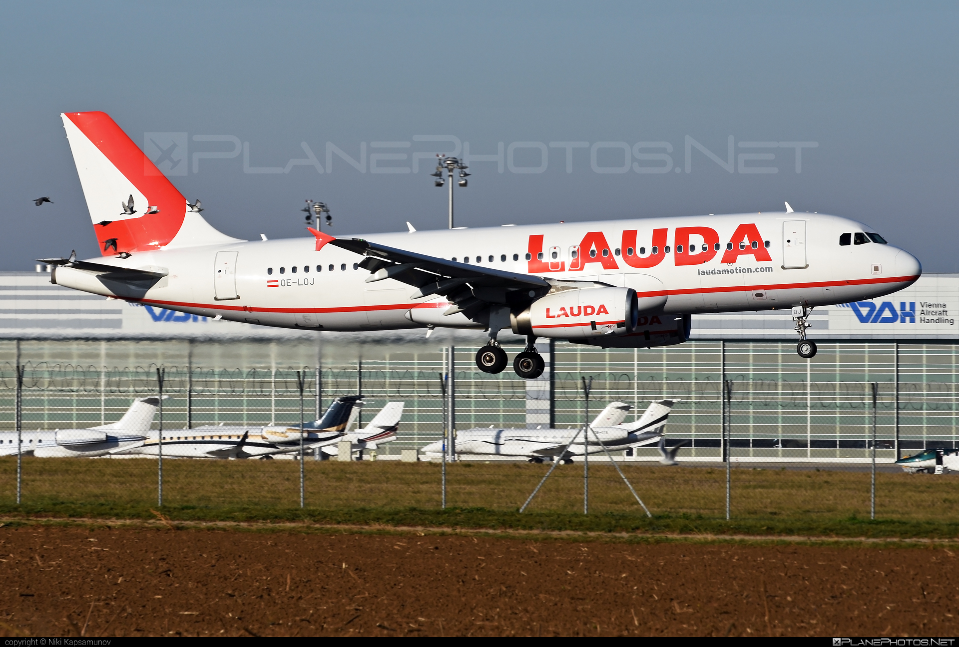 Airbus A320-232 - OE-LOJ operated by LaudaMotion #a320 #a320family #airbus #airbus320 #laudamotion