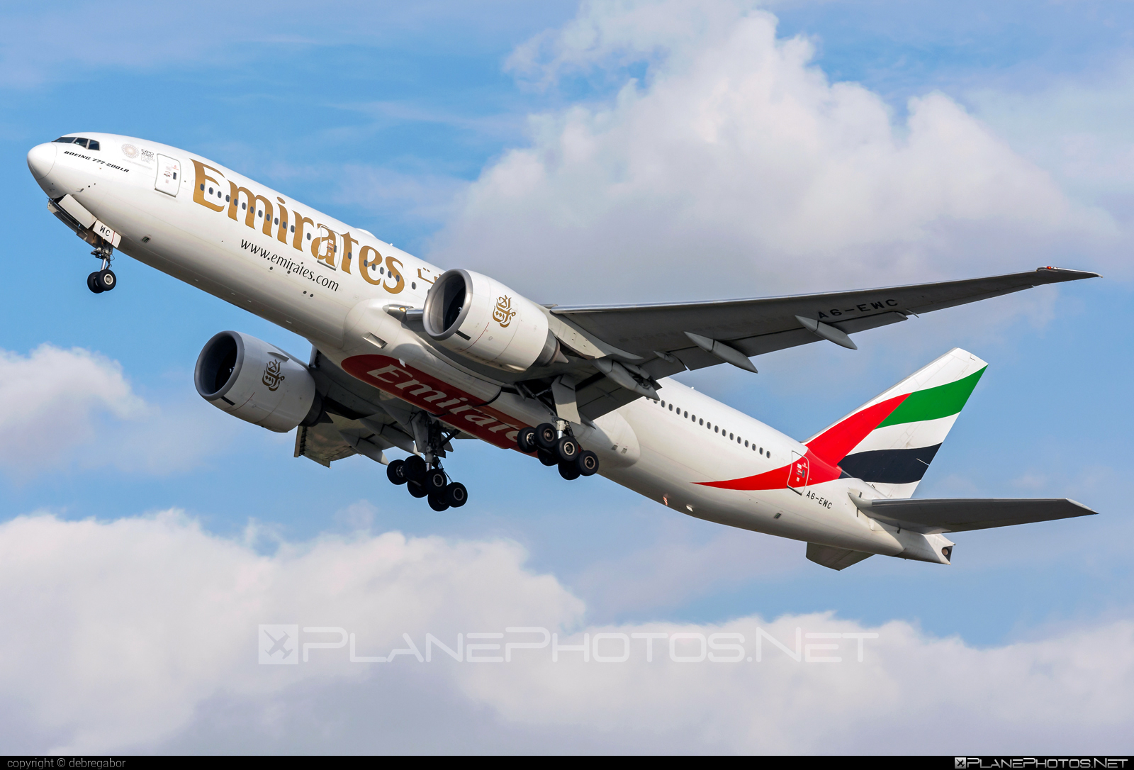 Boeing 777-200LR - A6-EWC operated by Emirates #b777 #b777lr #boeing #boeing777 #emirates #tripleseven