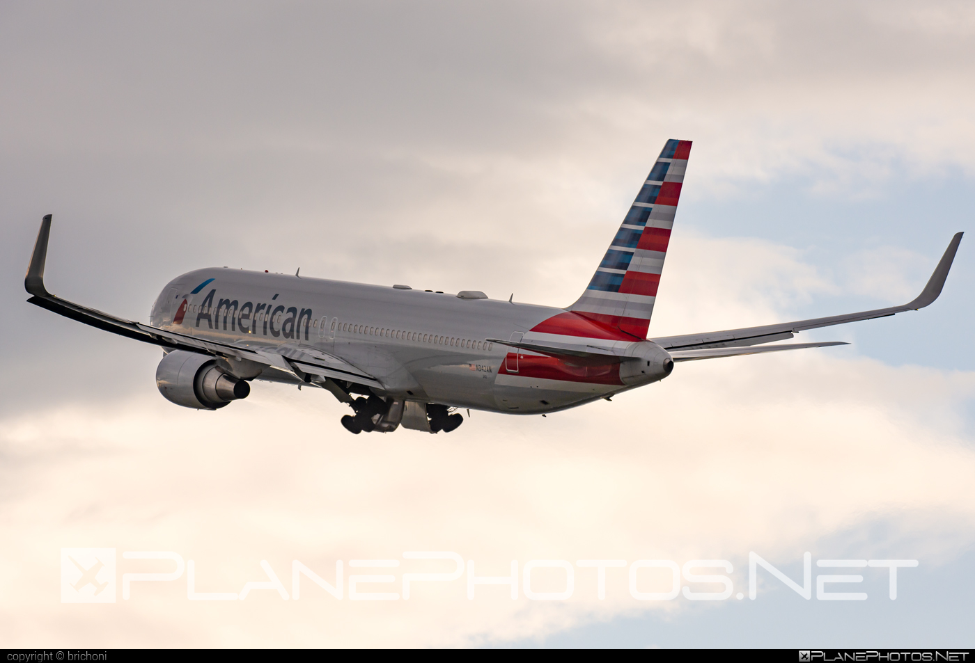 Boeing 767-300ER - N342AN operated by American Airlines #americanairlines #b767 #b767er #boeing #boeing767