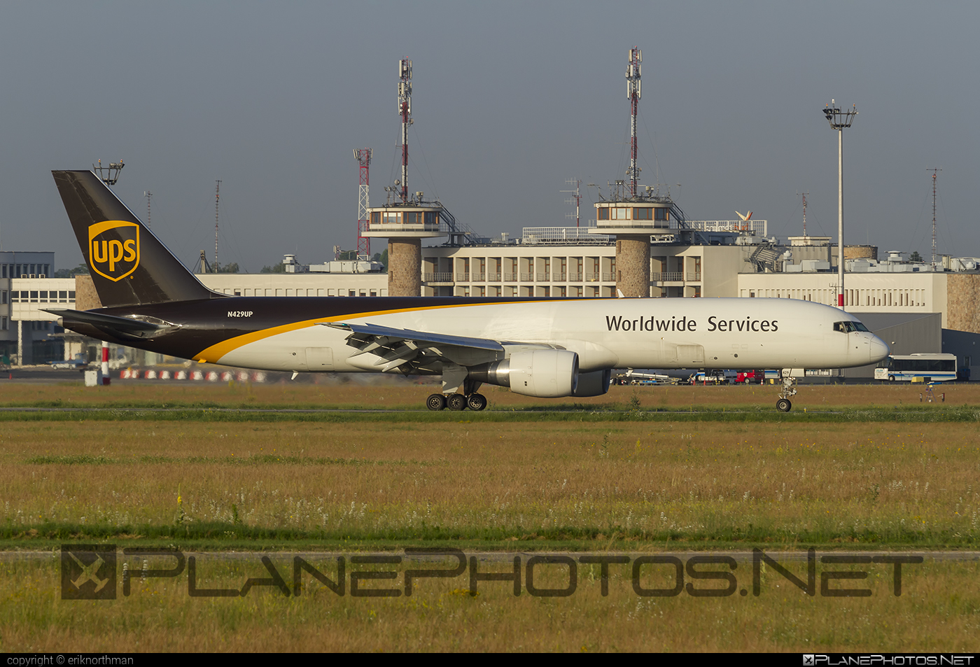 Boeing 757-200PF - N429UP operated by United Parcel Service (UPS) #b757 #boeing #boeing757 #ups #upsairlines