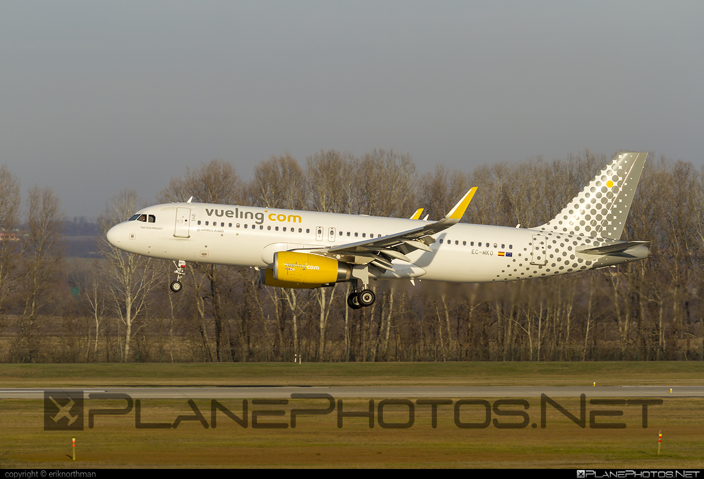 Airbus A320-232 - EC-MKO operated by Vueling Airlines #a320 #a320family #airbus #airbus320 #vueling #vuelingairlines