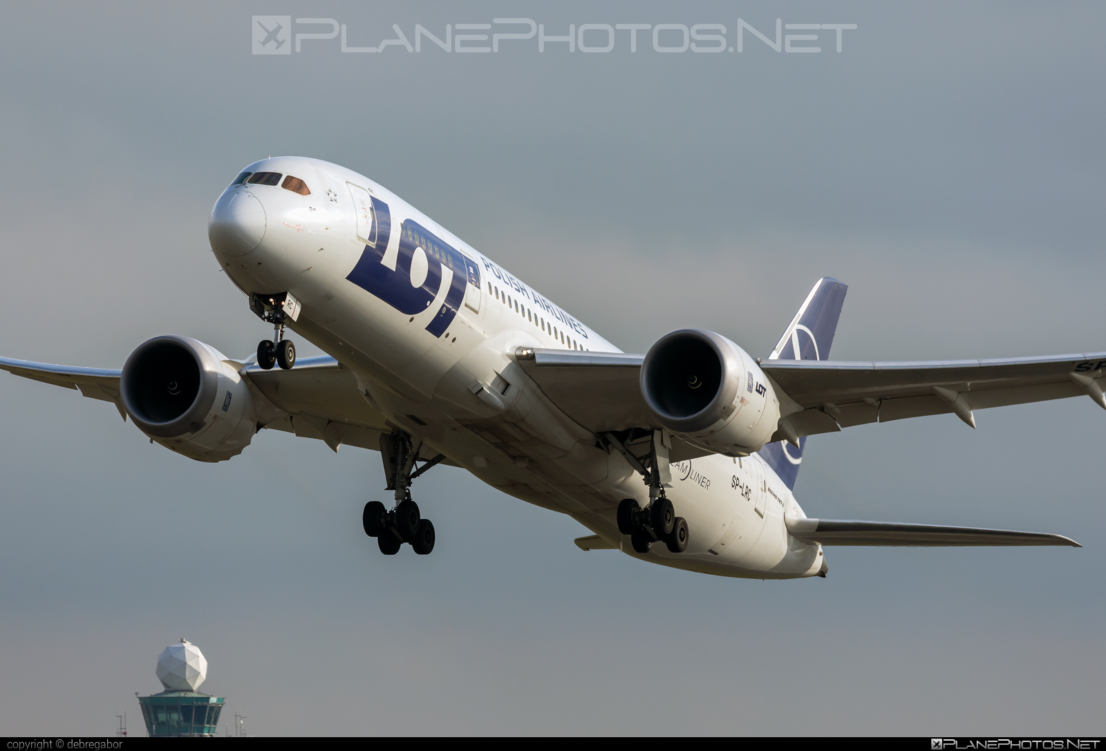 Boeing 787-8 Dreamliner - SP-LRC operated by LOT Polish Airlines #b787 #boeing #boeing787 #dreamliner #lot #lotpolishairlines