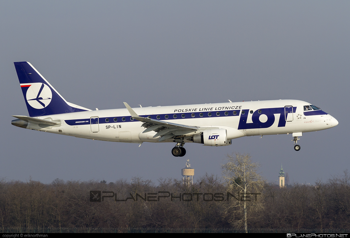 Embraer E175LR (ERJ-170-200LR) - SP-LIN operated by LOT Polish Airlines #e175 #embraer #embraer175 #embraer175lr #erj170200 #erj170200lr #erj175 #erj175lr #lot #lotpolishairlines