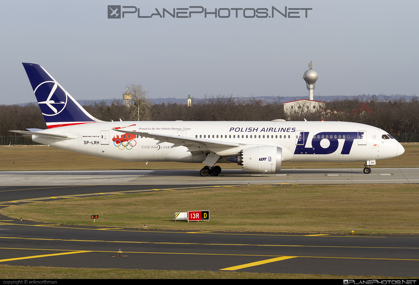 Boeing 787-8 Dreamliner - SP-LRH operated by LOT Polish Airlines #b787 #boeing #boeing787 #dreamliner #lot #lotpolishairlines