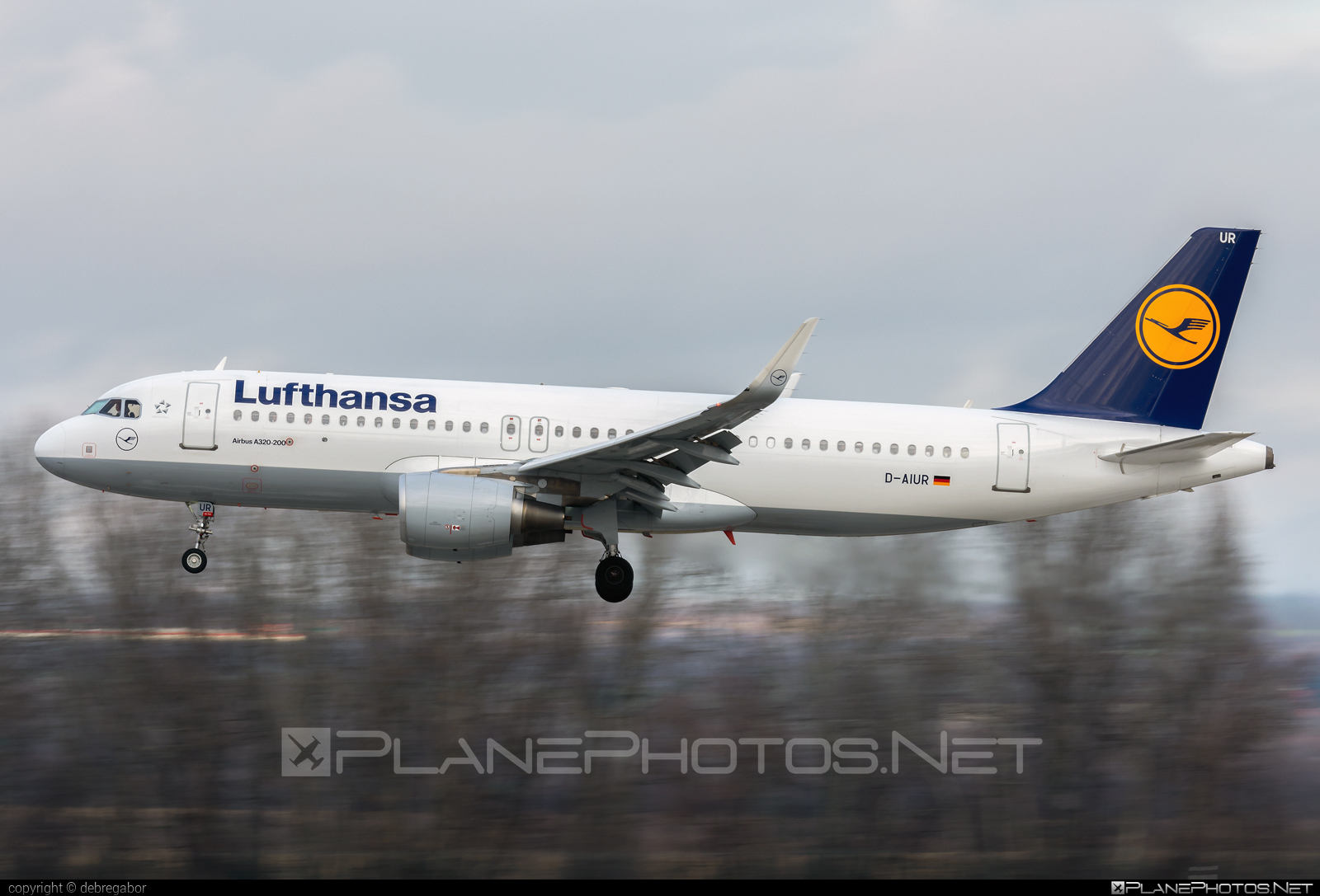 Airbus A320-214 - D-AIUR operated by Lufthansa #a320 #a320family #airbus #airbus320 #lufthansa