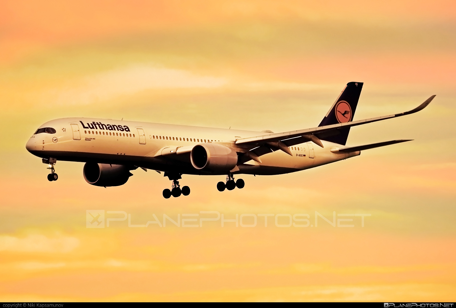 Airbus A350-941 - D-AIXG operated by Lufthansa #a350 #a350family #airbus #airbus350 #lufthansa #xwb