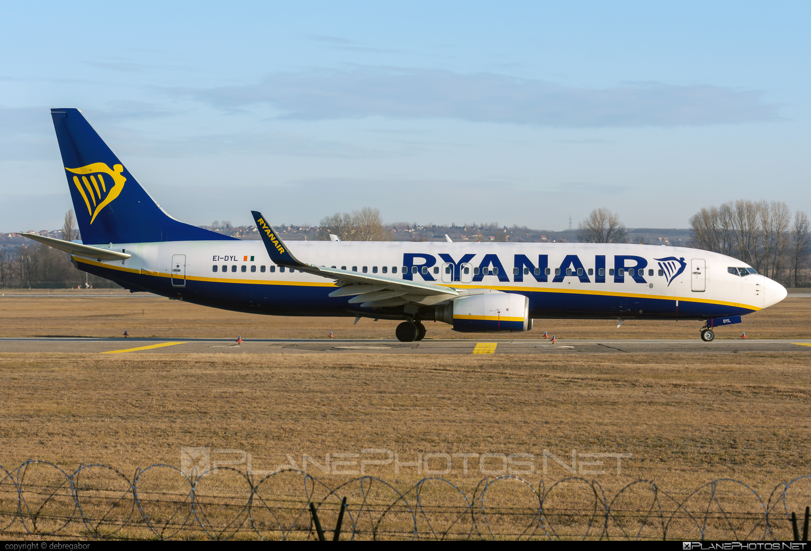 Boeing 737-800 - EI-DYL operated by Ryanair #b737 #b737nextgen #b737ng #boeing #boeing737 #ryanair