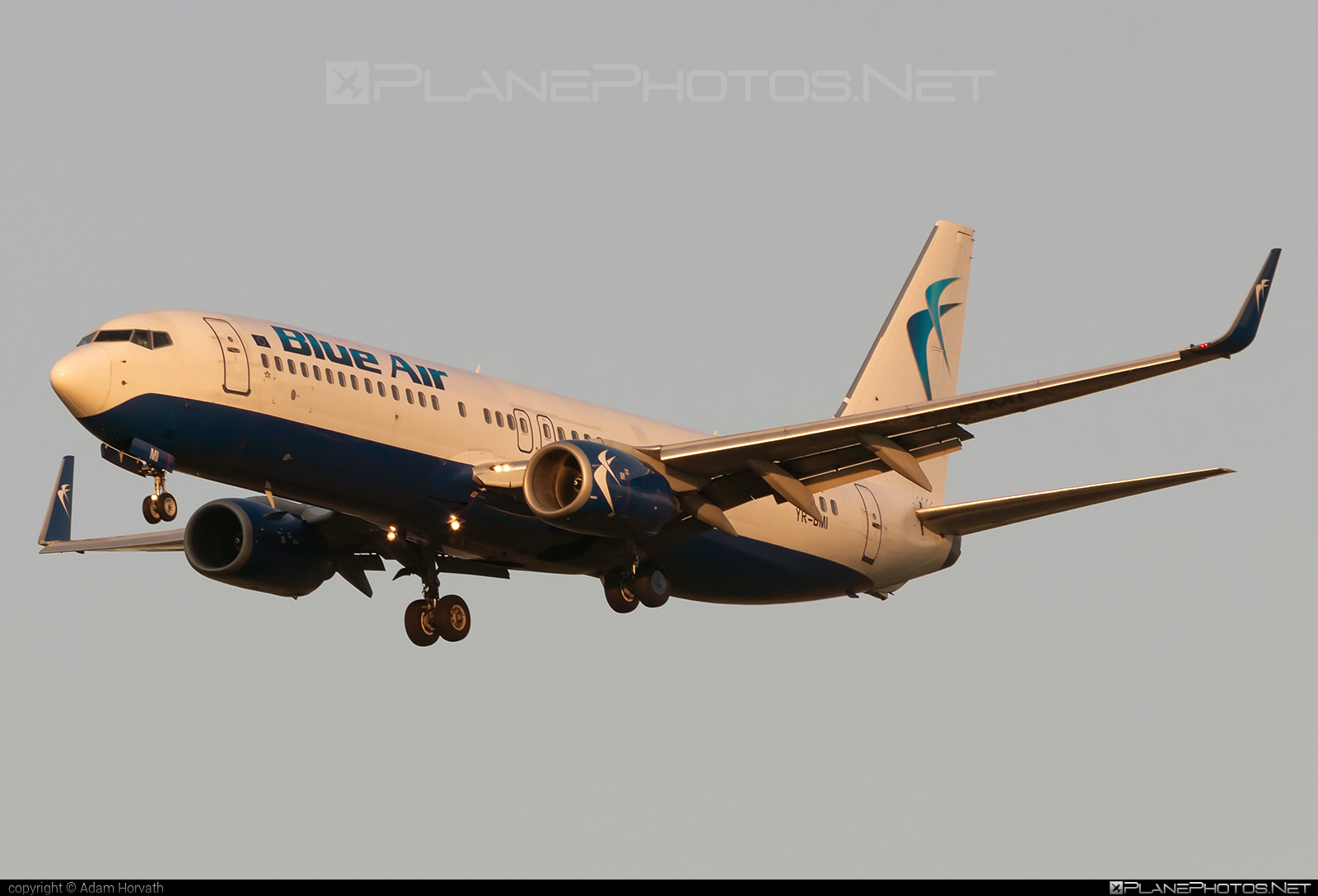Boeing 737-800 - YR-BMI operated by Blue Air #b737 #b737nextgen #b737ng #boeing #boeing737
