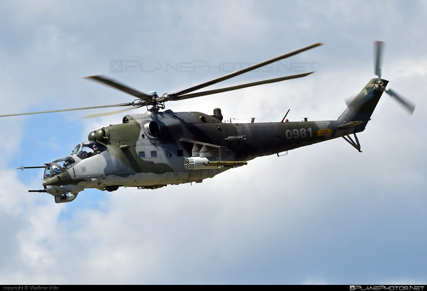 Mil Mi-24V - 0981 operated by Vzdušné síly AČR (Czech Air Force) #czechairforce #mi24 #mi24v #mil #mil24 #mil24v #milhelicopters #vzdusnesilyacr