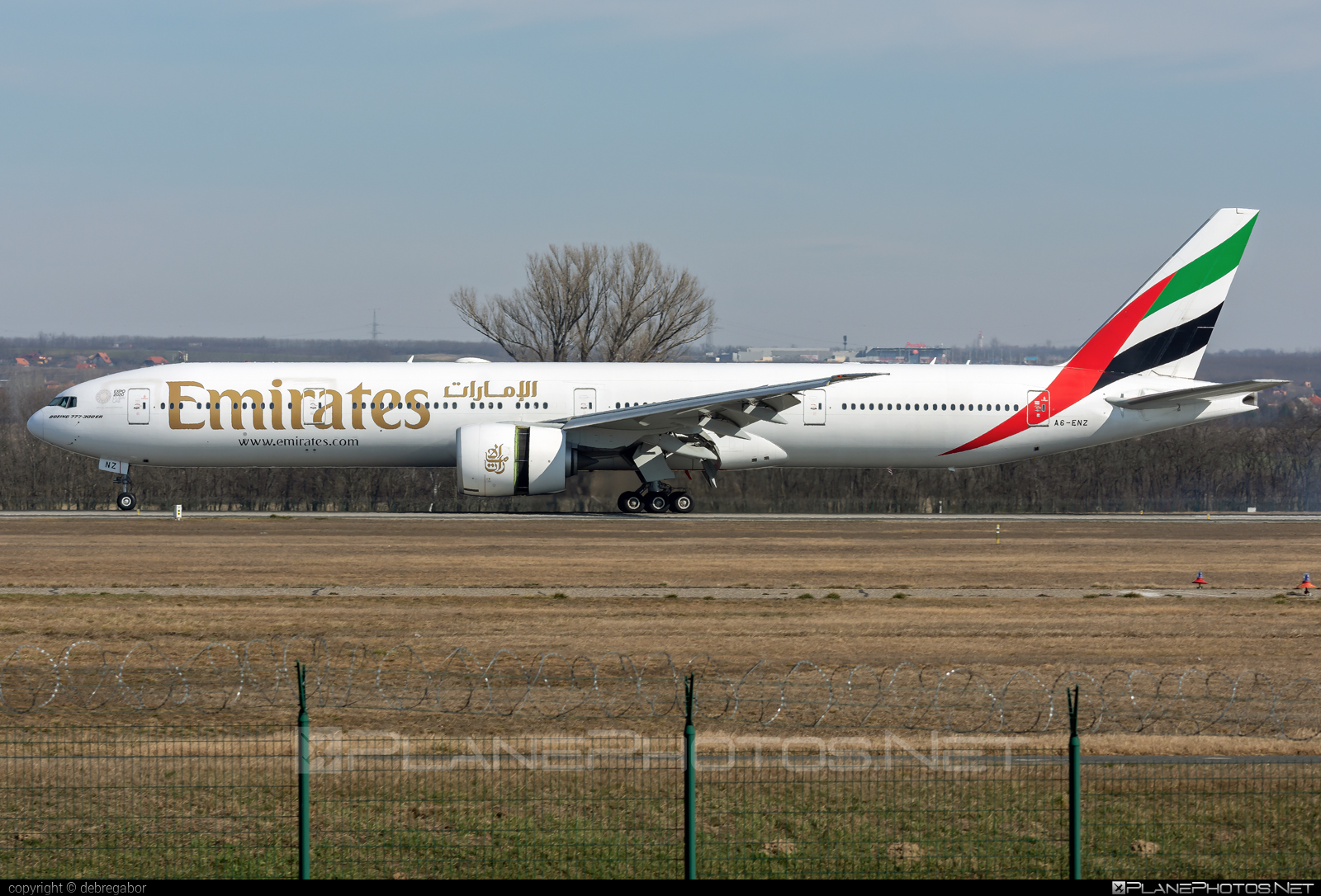 Boeing 777-300ER - A6-ENZ operated by Emirates #b777 #b777er #boeing #boeing777 #emirates #tripleseven