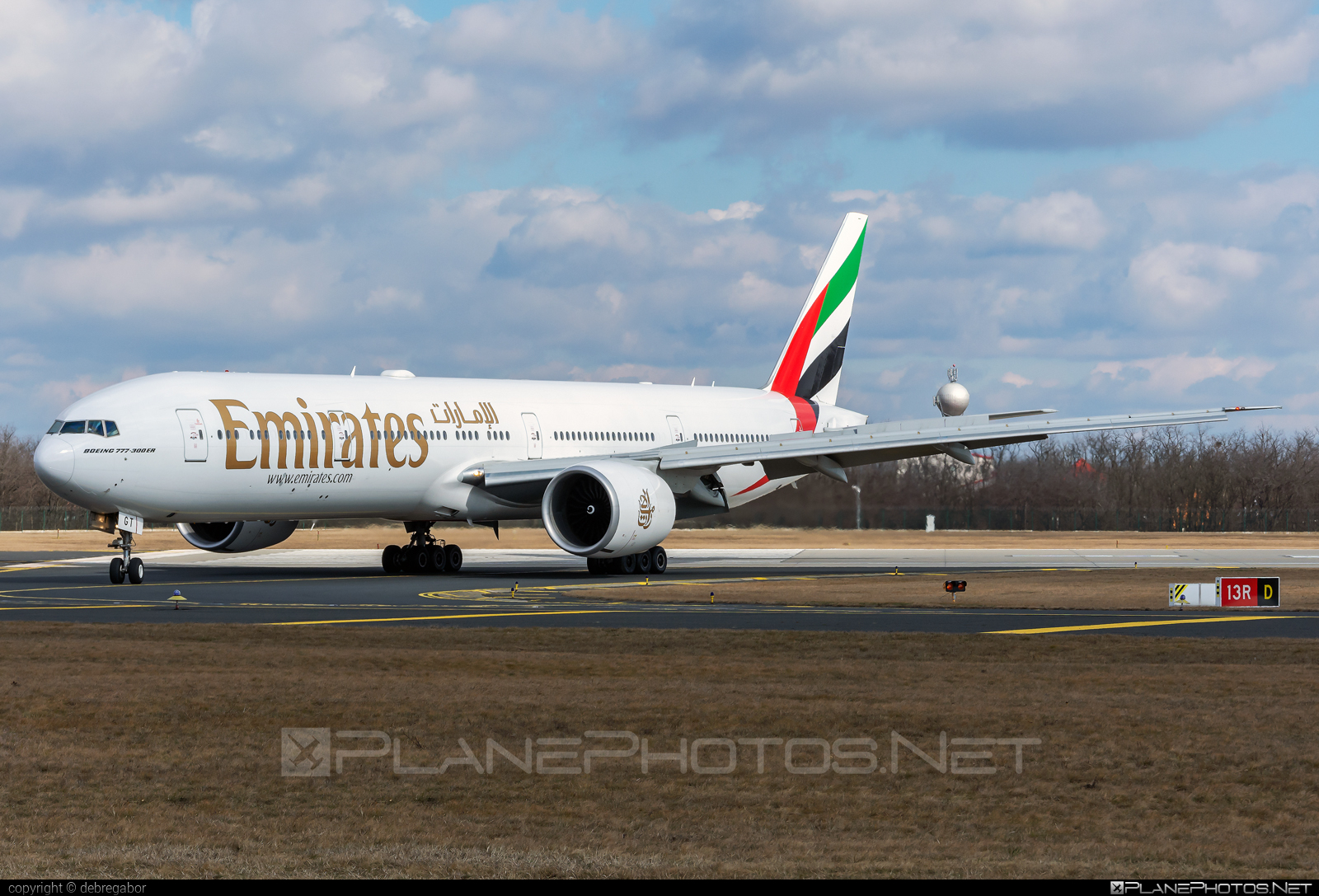 Boeing 777-300ER - A6-EGT operated by Emirates #b777 #b777er #boeing #boeing777 #emirates #tripleseven