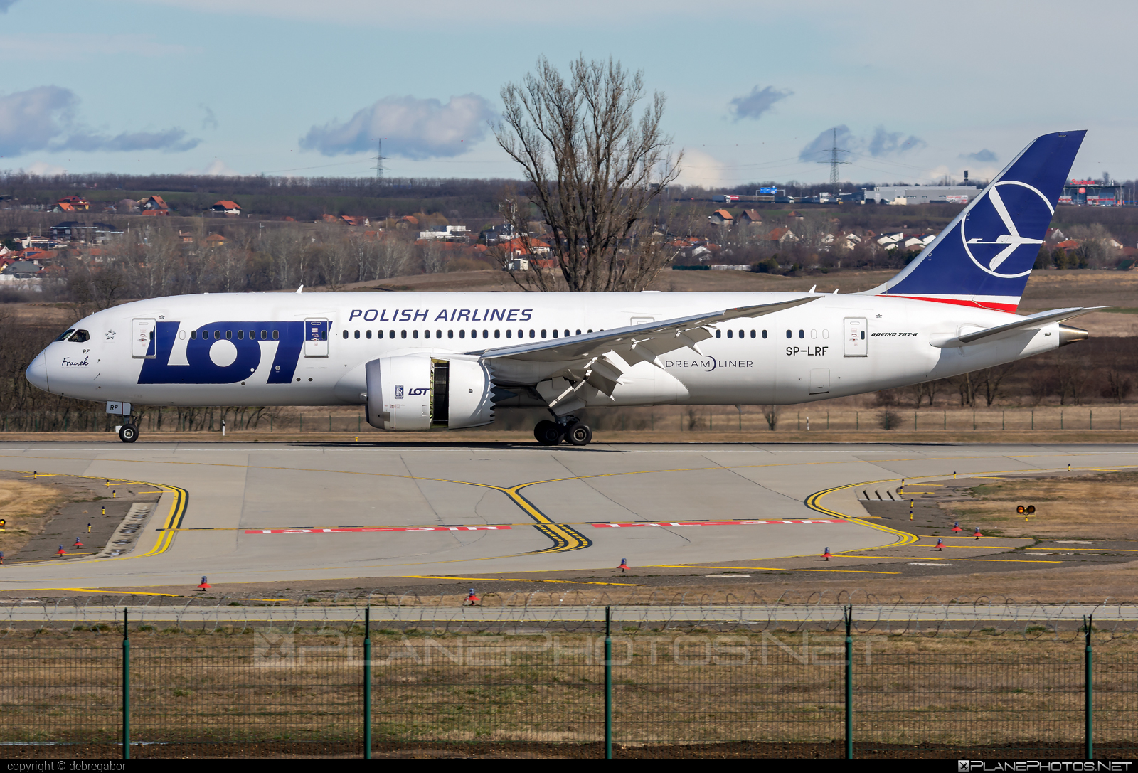 Boeing 787-8 Dreamliner - SP-LRF operated by LOT Polish Airlines #b787 #boeing #boeing787 #dreamliner #lot #lotpolishairlines