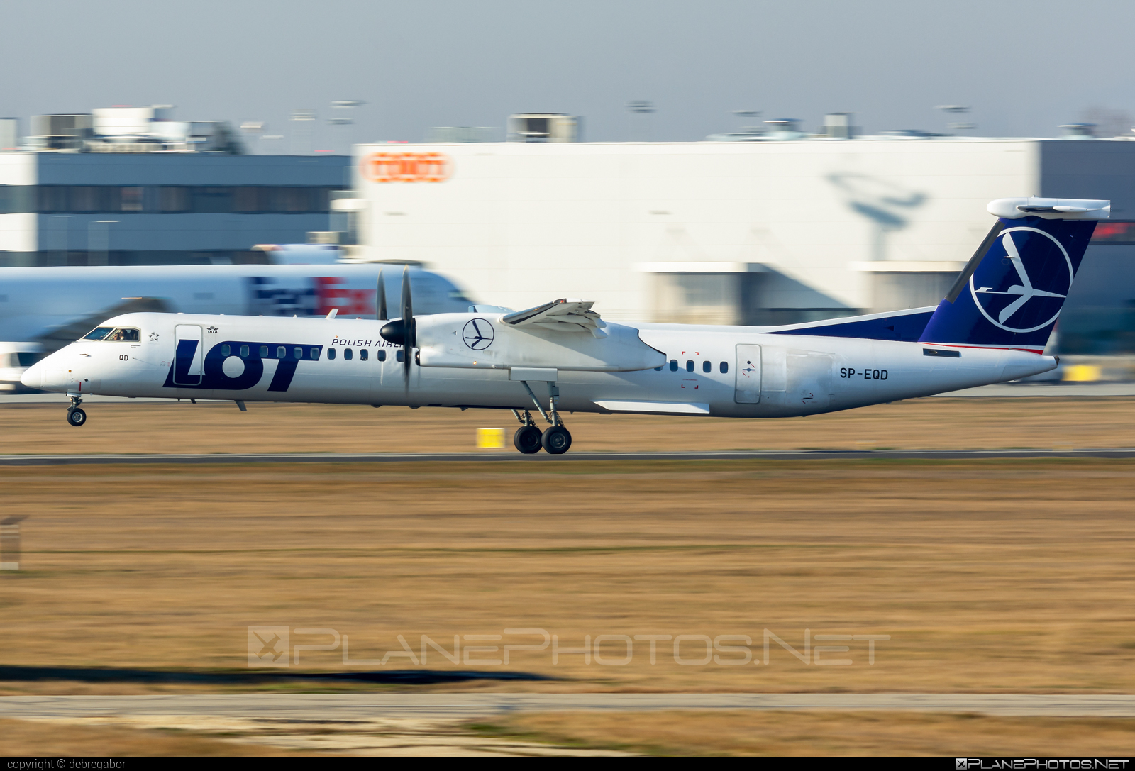 Bombardier DHC-8-Q402 Dash 8 - SP-EQD operated by LOT Polish Airlines #bombardier #dash8 #dhc8 #dhc8q402 #lot #lotpolishairlines