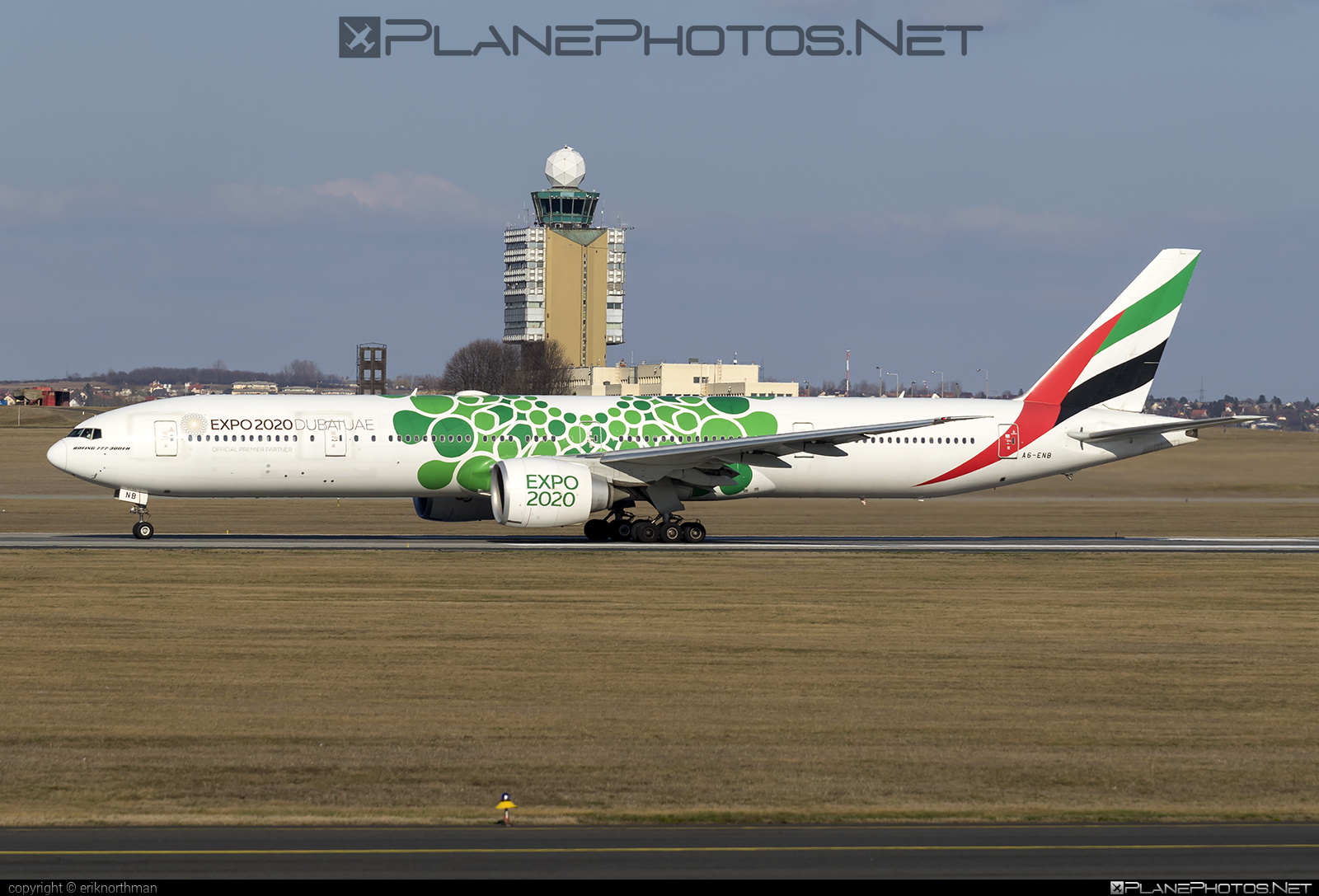 Boeing 777-300ER - A6-ENB operated by Emirates #b777 #b777er #boeing #boeing777 #emirates #tripleseven