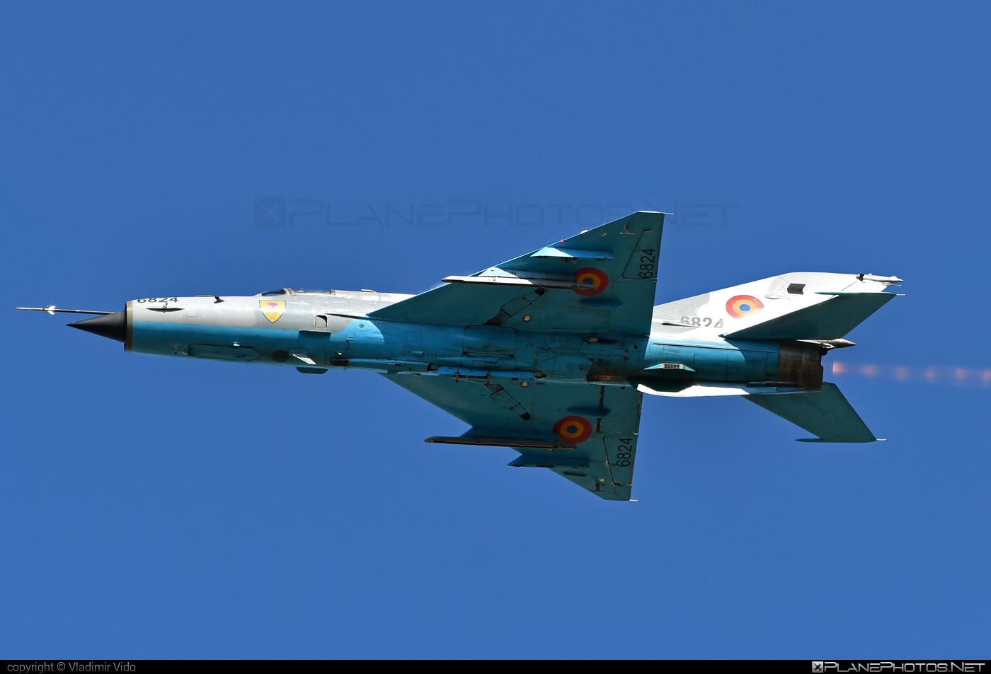 Mikoyan-Gurevich MiG-21MF - 6824 operated by Forţele Aeriene Române (Romanian Air Force) #forteleaerieneromane #mig #mig21 #mig21mf #mikoyangurevich #romanianairforce