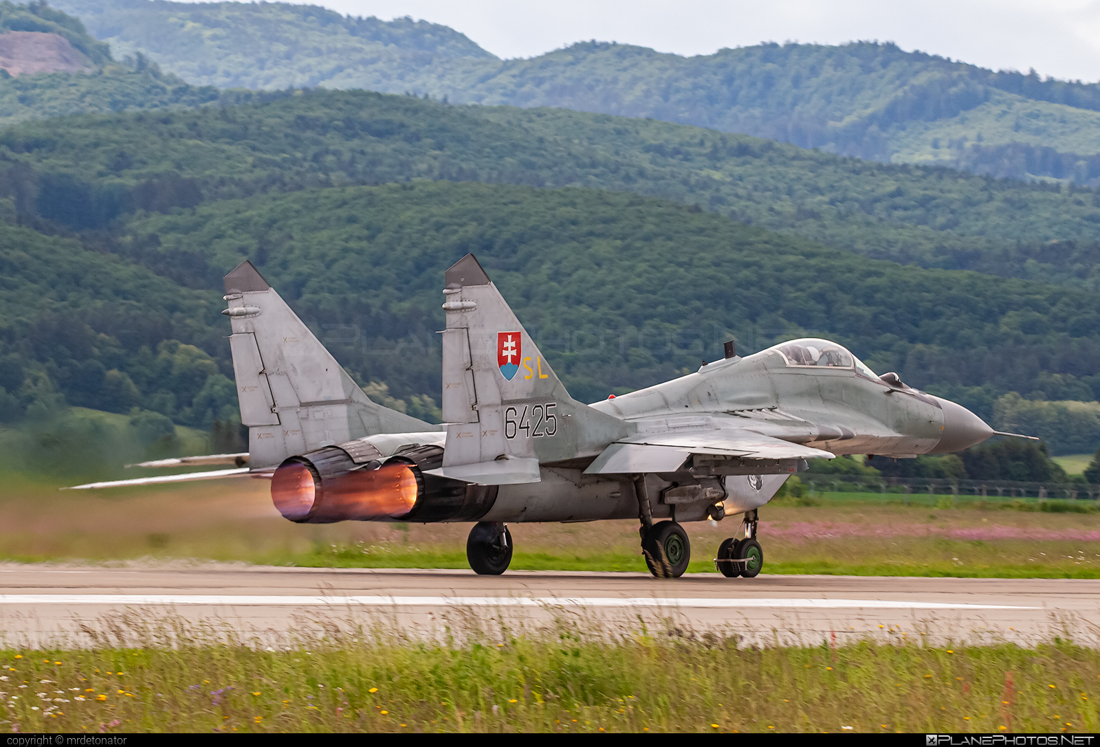Mikoyan-Gurevich MiG-29AS - 6425 operated by Vzdušné sily OS SR (Slovak Air Force) #2006 #mig #mig29 #mig29as #mikoyangurevich #slovakairforce #vzdusnesilyossr