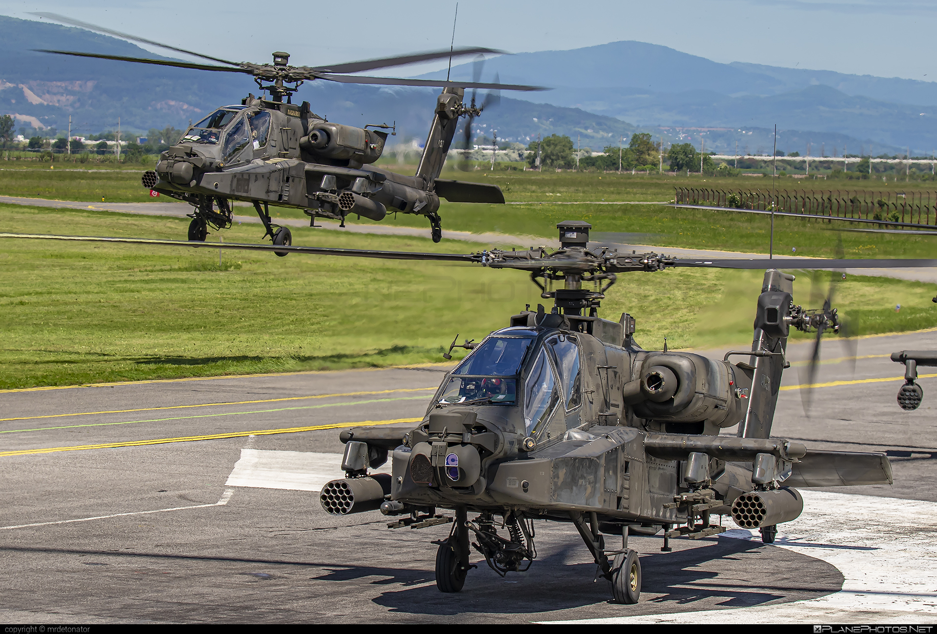 Boeing AH-64D Apache Longbow - 45453 operated by US Army #boeing #usarmy