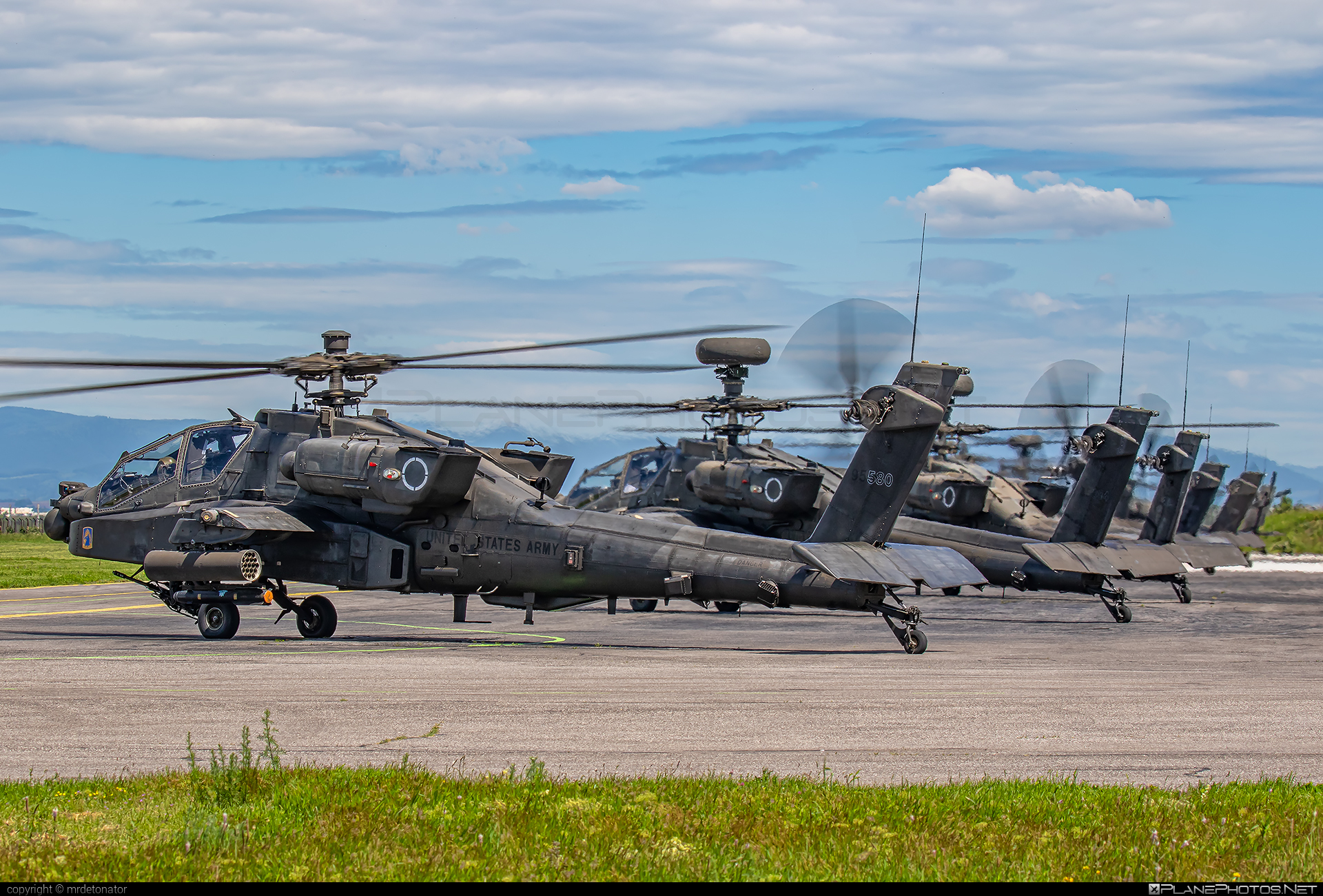 Boeing AH-64D Apache Longbow - 09-05580 operated by US Army #boeing #usarmy