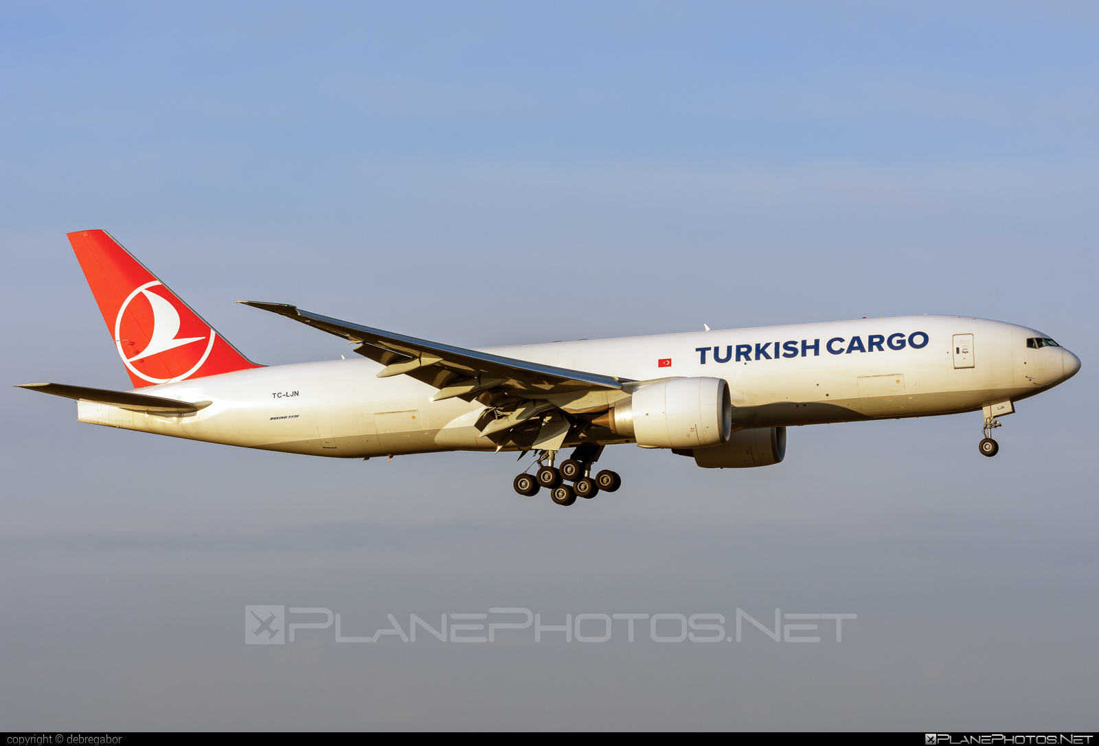 Boeing 777F - TC-LJN operated by Turkish Airlines Cargo #b777 #b777f #b777freighter #boeing #boeing777 #tripleseven #turkishairlinescargo