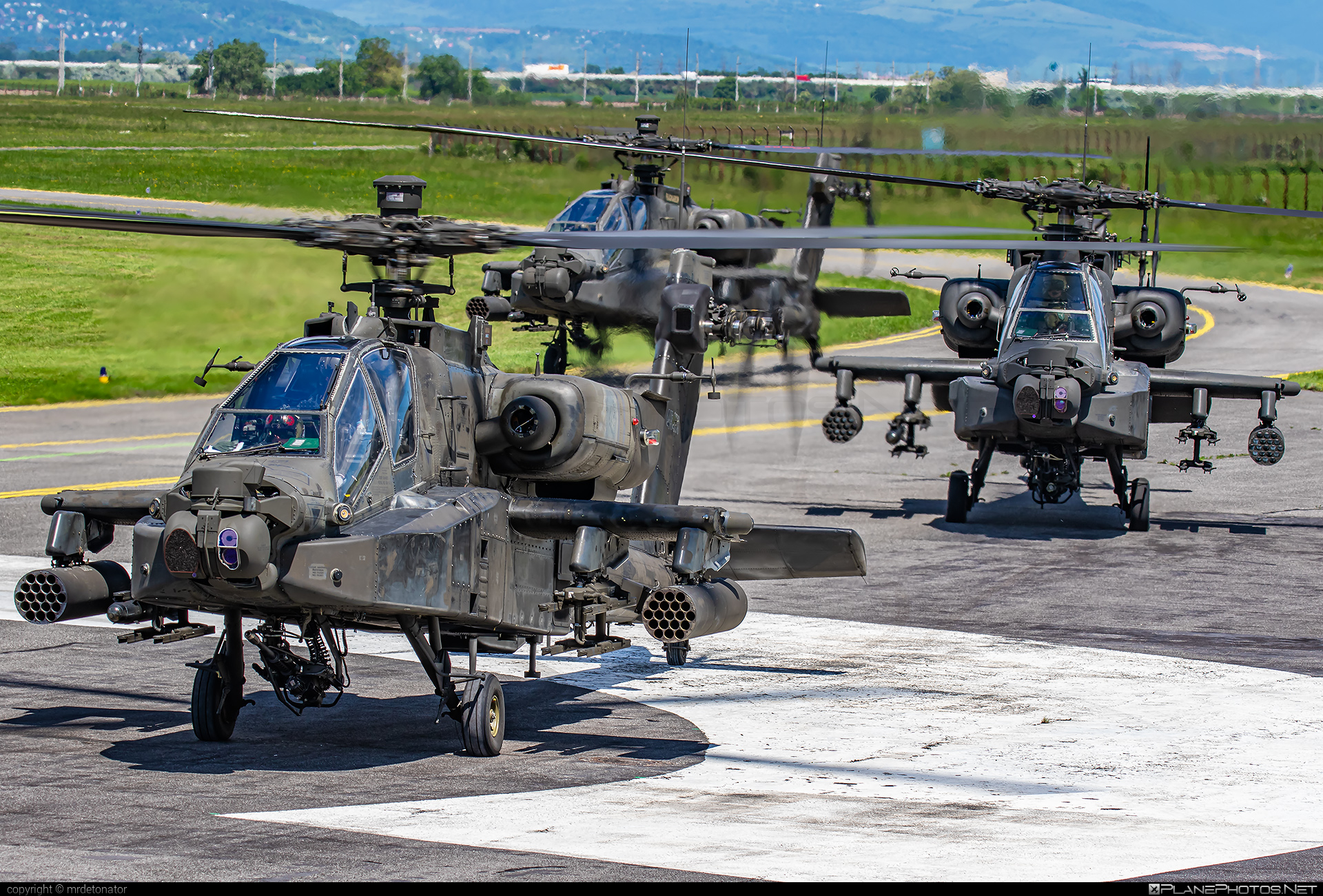 Boeing AH-64D Apache Longbow - 04-05453 operated by US Army #boeing #usarmy