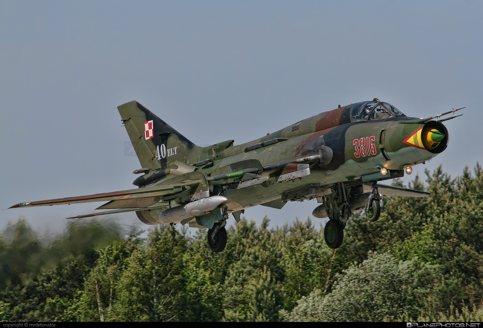 Sukhoi Su-22M4 - 3816 operated by Siły Powietrzne Rzeczypospolitej Polskiej (Polish Air Force) #polishairforce #silypowietrzne #su22 #su22m4 #sukhoi #sukhoi22 #sukhoi22m4 #sukhoisu22 #sukhoisu22m4