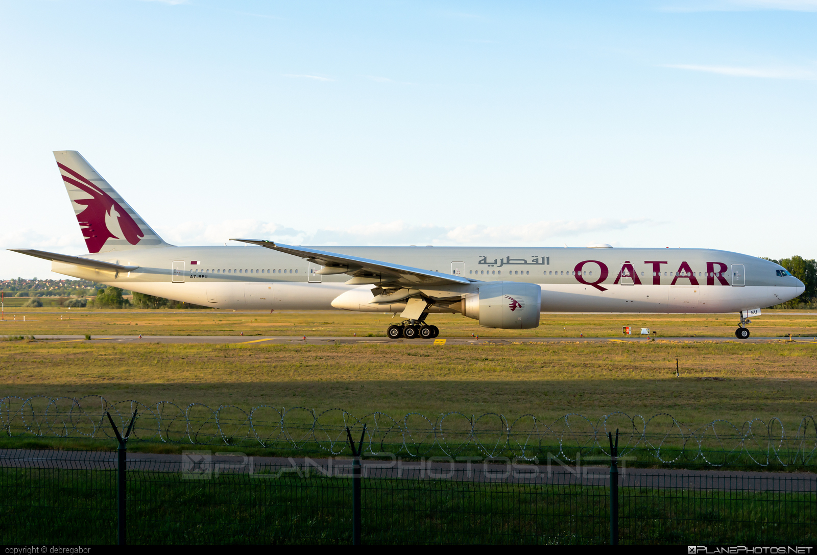Boeing 777-300ER - A7-BEU operated by Qatar Airways #b777 #b777er #boeing #boeing777 #qatarairways #tripleseven