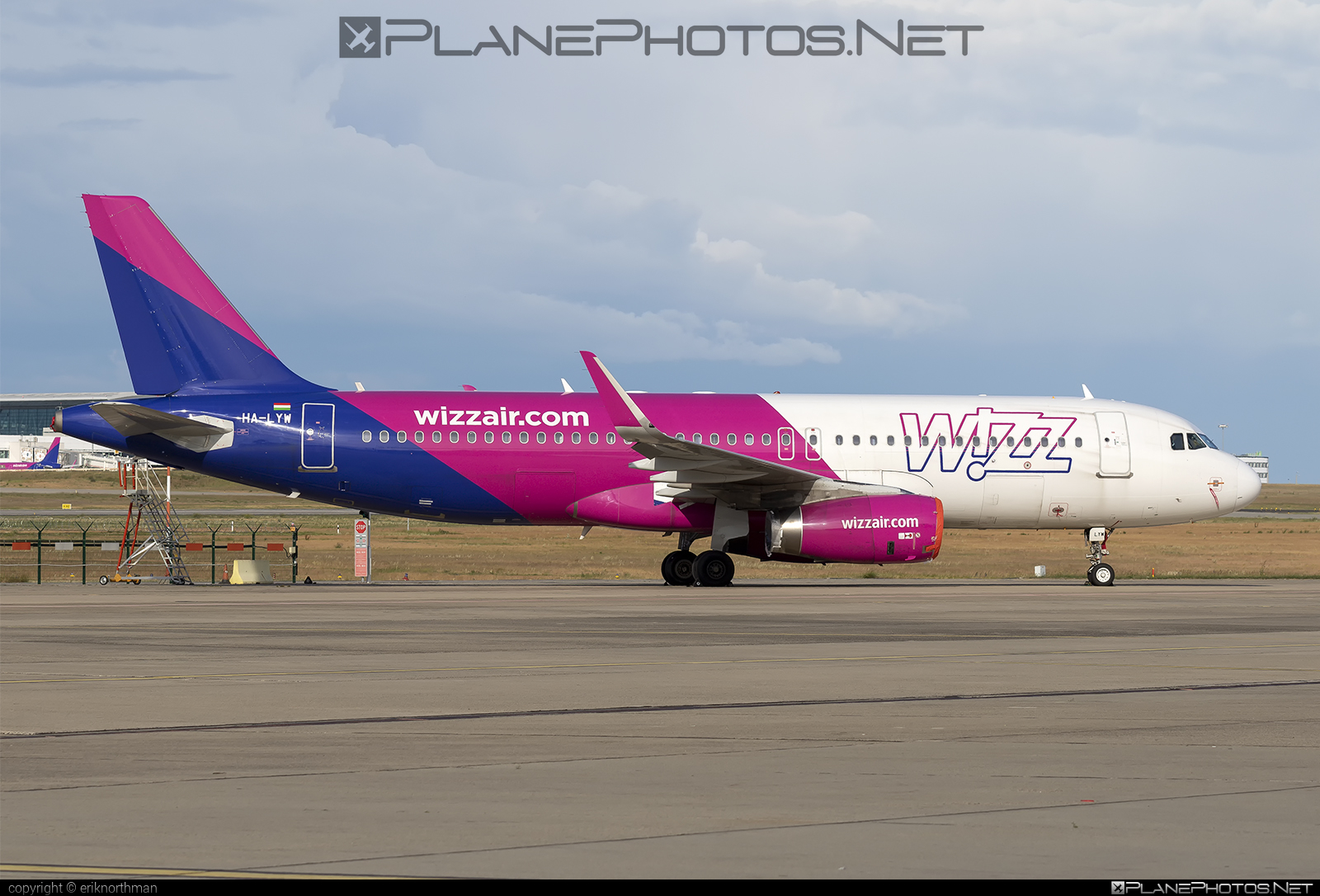 Airbus A320-232 - HA-LYW operated by Wizz Air #a320 #a320family #airbus #airbus320 #wizz #wizzair