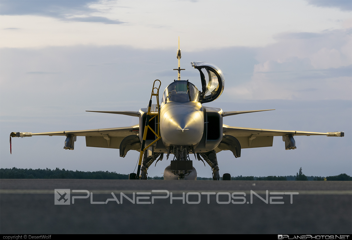 Saab JAS 39D Gripen - 44 operated by Magyar Légierő (Hungarian Air Force) #gripen #hungarianairforce #jas39 #jas39d #jas39gripen #magyarlegiero #saab